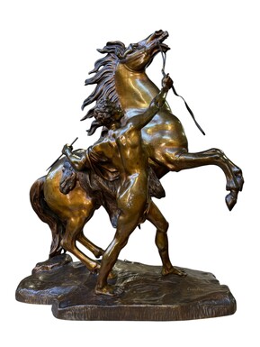 Bronze sculpture by Guillaume Coustou ‘Le cheval de Marly’ (1677 - 1746) Decorative sculpture from the 19th century Dimensions : Height : 58 cm Width : 49 cm Depth : 24 cm In good condition