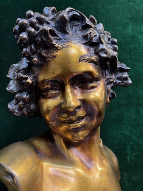 Charming bust ‘ Bacchus ’ in bronze signed by Nelson 19thC. Decorative bronze sculpture standing on a coloured marble base and signed at the back by Anton Nelson ( 1849-1910 ) Dimensions : Height : 53 cm