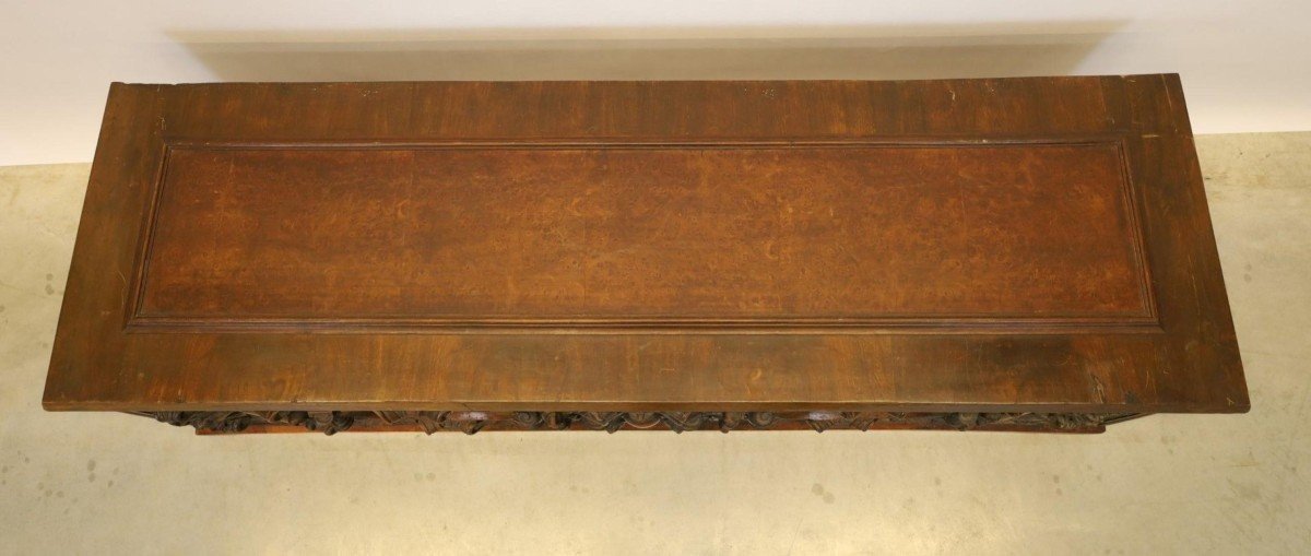 Italian Renaissance Walnut Chest From The 17th Century. Decorative Chest With Beautiful Decorations Dating From Around 1700. The Chest Is In Good Condition, Used. The Bronze Handles On The Sides Are Missing. Dimensions: Length: 168 Cm Height : 48 Cm