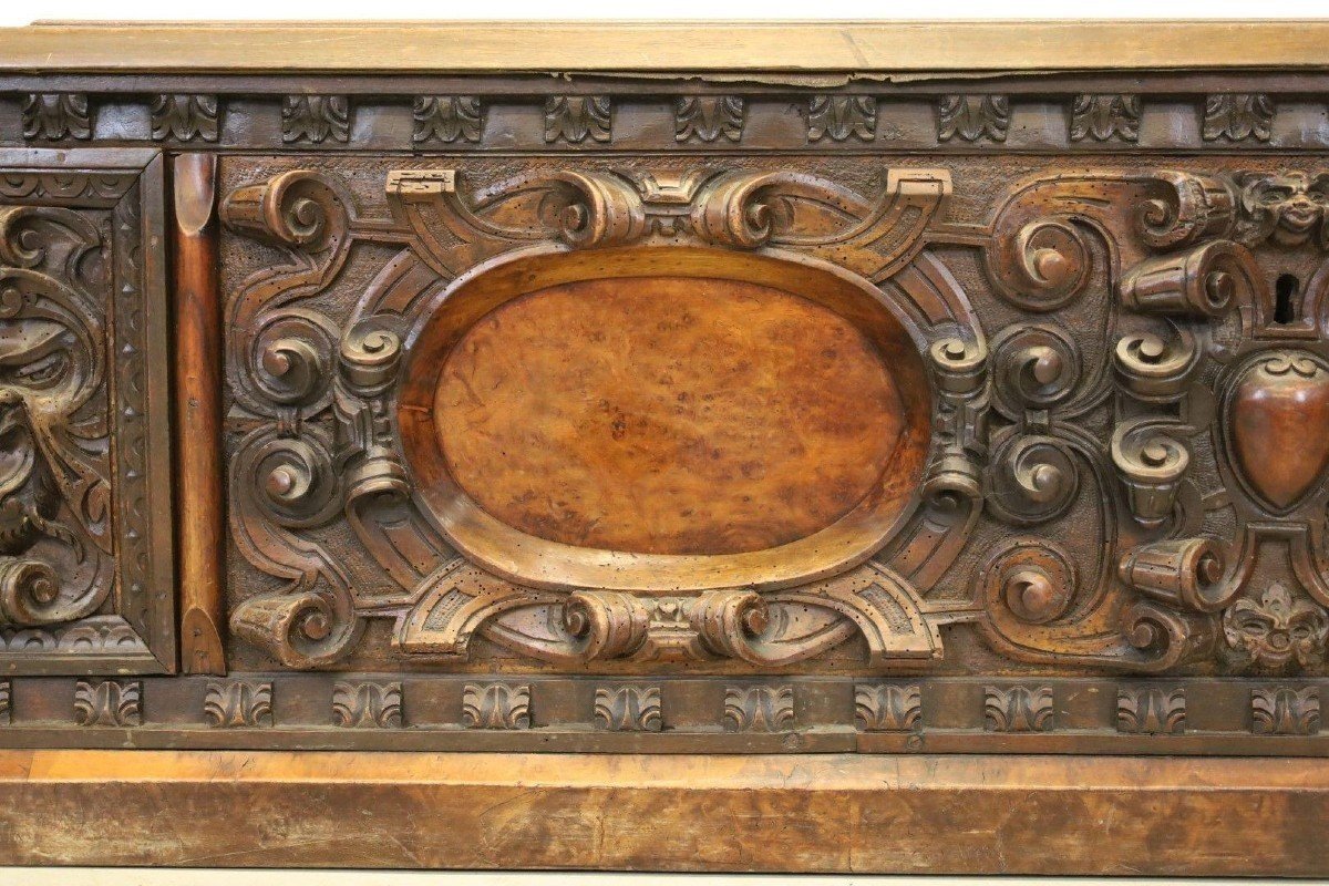 Italian Renaissance Walnut Chest From The 17th Century. Decorative Chest With Beautiful Decorations Dating From Around 1700. The Chest Is In Good Condition, Used. The Bronze Handles On The Sides Are Missing. Dimensions: Length: 168 Cm Height : 48 Cm