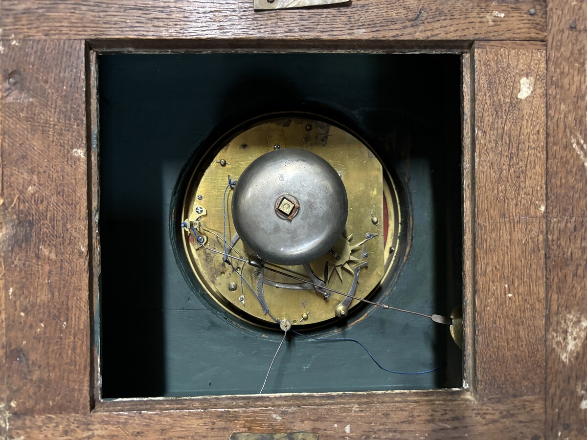 Large 18th century Louis XVI style wooden wall clock ( 78 cm ). Decorative cartel in black and gilded wood with the following dimensions: Height : 78 cm Width : 35 cm Depth : 18 cm. 18th century cartel in good condition with original clock.