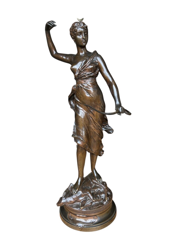 Large 19th century bronze sculpture of Diana the Huntress ( 73 cm ) Beautiful sculpture representing Diana standing over her prey shot with a bow and arrows. Signed by A.Levasseur ( Henri Louis Levasseur , Paris 1853-1934) Dimensions :