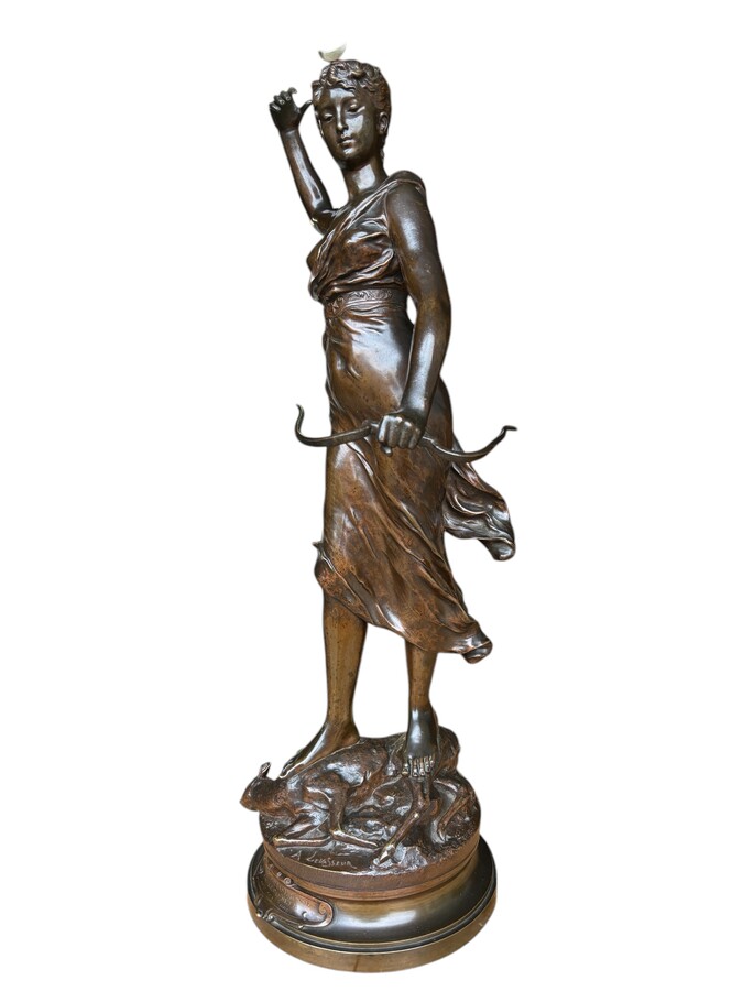 Large 19th century bronze sculpture of Diana the Huntress ( 73 cm ) Beautiful sculpture representing Diana standing over her prey shot with a bow and arrows. Signed by A.Levasseur ( Henri Louis Levasseur , Paris 1853-1934) Dimensions :