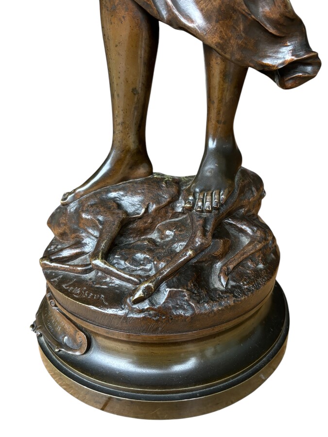 Large 19th century bronze sculpture of Diana the Huntress ( 73 cm ) Beautiful sculpture representing Diana standing over her prey shot with a bow and arrows. Signed by A.Levasseur ( Henri Louis Levasseur , Paris 1853-1934) Dimensions :