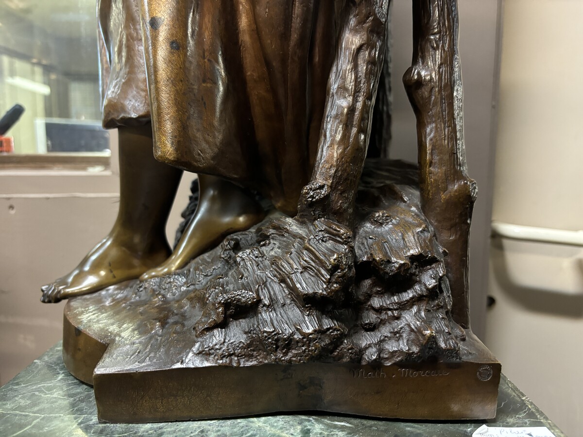 Large bronze sculpture ‘ The spinster ’ by Math.Moreau 19th century. Jolie sculpture signed Mathurin Moreau (1822-1912) and foundry stamp Paris. In good condition with dent/deformation in one side of the base Height : 73,5 cm 