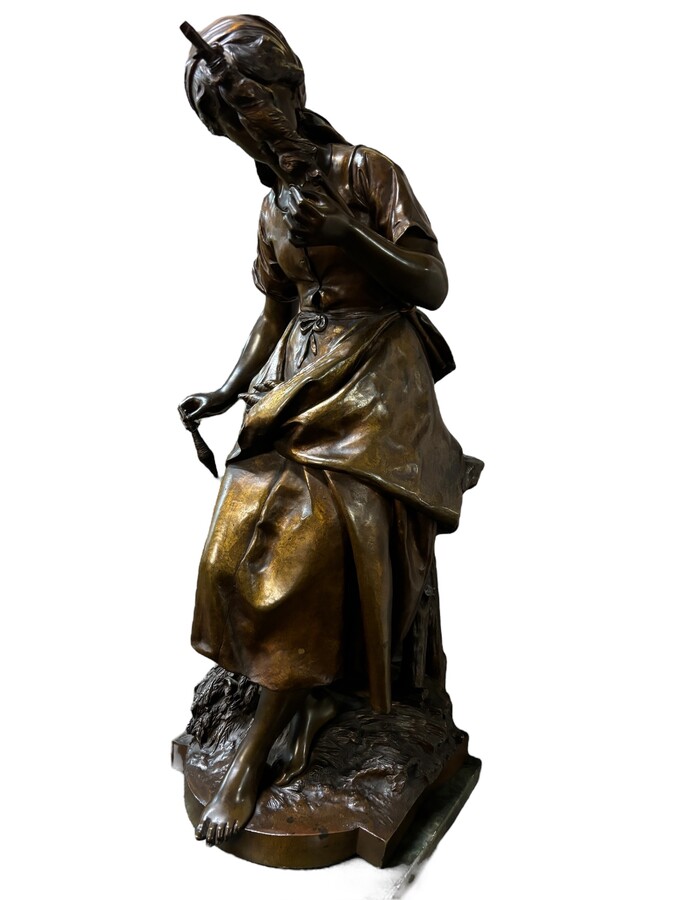 Large bronze sculpture ‘ The spinster ’ by Math.Moreau 19th century. Jolie sculpture signed Mathurin Moreau (1822-1912) and foundry stamp Paris. In good condition with dent/deformation in one side of the base Height : 73,5 cm 