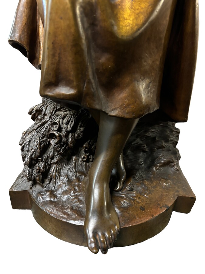 Large bronze sculpture ‘ The spinster ’ by Math.Moreau 19th century. Jolie sculpture signed Mathurin Moreau (1822-1912) and foundry stamp Paris. In good condition with dent/deformation in one side of the base Height : 73,5 cm 