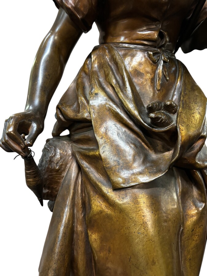 Large bronze sculpture ‘ The spinster ’ by Math.Moreau 19th century. Jolie sculpture signed Mathurin Moreau (1822-1912) and foundry stamp Paris. In good condition with dent/deformation in one side of the base Height : 73,5 cm 