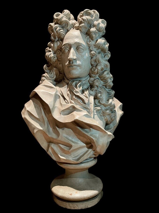 Large bust of a nobleman style Louis XIV in terra cotta 19thC.( 79cm ) Very decorative bust with fine details in very good condition. Dimensions : Height : 79 cm Width : 48 cm Depth : 35 cm Diameter foot : 22 cm France , early 19thC.