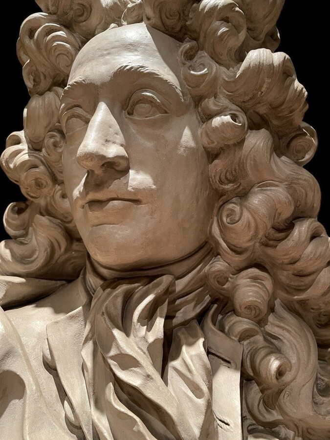 Large bust of a nobleman style Louis XIV in terra cotta 19thC.( 79cm ) Very decorative bust with fine details in very good condition. Dimensions : Height : 79 cm Width : 48 cm Depth : 35 cm Diameter foot : 22 cm France , early 19thC.