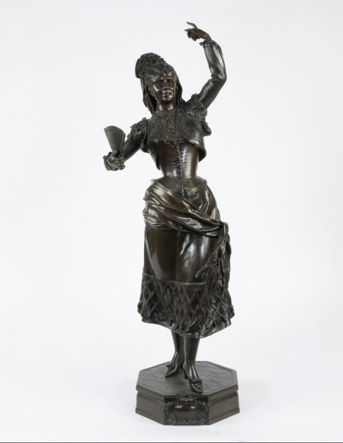 Large elegant sculpture ‘Carmen’ in bronze from the 19th century. ( 83 cm ) Decorative bronze sculpture of Carmen, dancer, gypsy, signed by Léon Pilet ( Paris 1840-1916 ).  Dimensions : Height : 83 cm In very good condition 