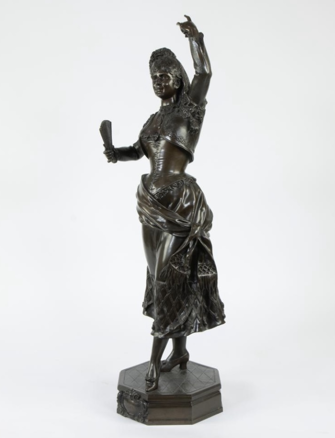 Large elegant sculpture ‘Carmen’ in bronze from the 19th century. ( 83 cm ) Decorative bronze sculpture of Carmen, dancer, gypsy, signed by Léon Pilet ( Paris 1840-1916 ).  Dimensions : Height : 83 cm In very good condition 