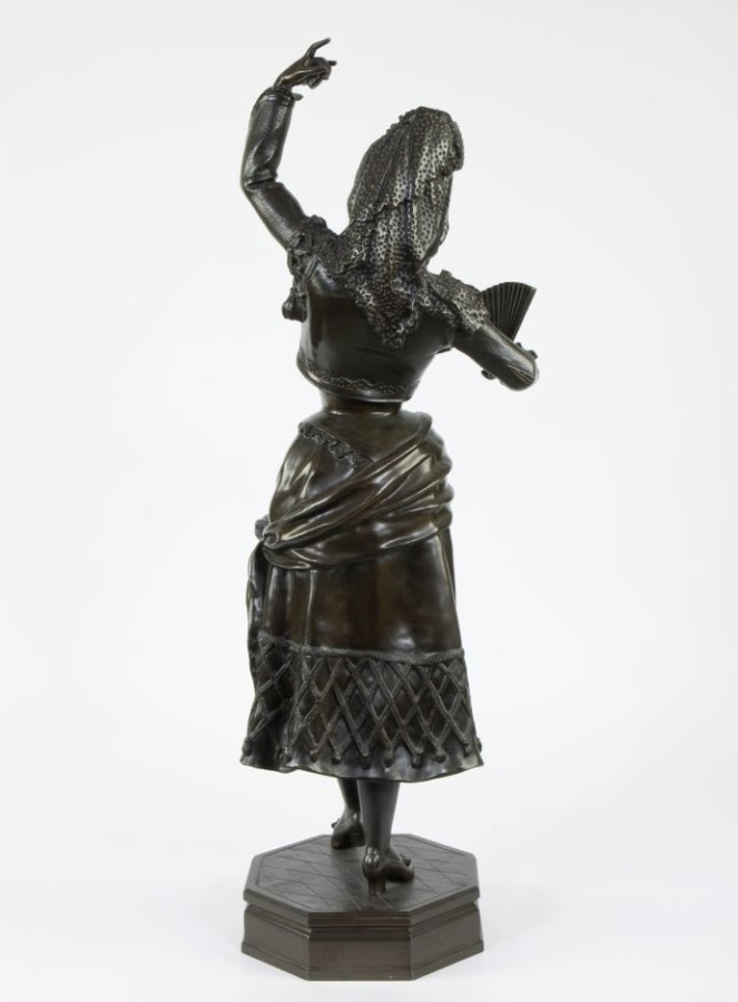 Large elegant sculpture ‘Carmen’ in bronze from the 19th century. ( 83 cm ) Decorative bronze sculpture of Carmen, dancer, gypsy, signed by Léon Pilet ( Paris 1840-1916 ).  Dimensions : Height : 83 cm In very good condition 