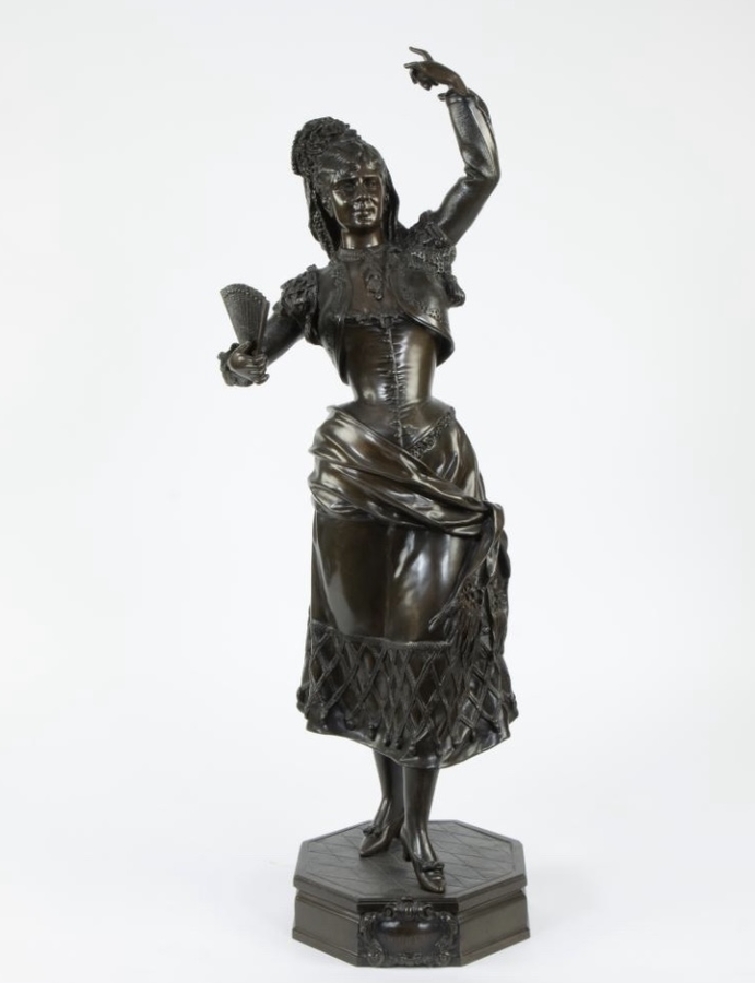 Large elegant sculpture ‘Carmen’ in bronze from the 19th century. ( 83 cm ) Decorative bronze sculpture of Carmen, dancer, gypsy, signed by Léon Pilet ( Paris 1840-1916 ).  Dimensions : Height : 83 cm In very good condition 