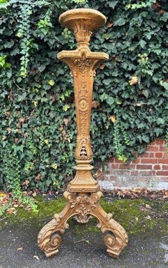 Large Torchère style Regence in gilt wood 19th century. Decorative torchère with openwork stem , decorated with ornaments , scrolls and tassels standing on 3 large scrolled legs. Dimensions : Height : 166 cm Width : 62 cm Depth : 56 cm