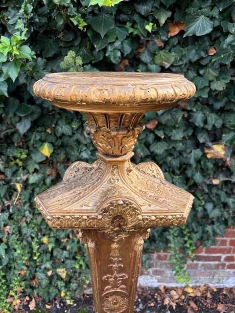 Large Torchère style Regence in gilt wood 19th century. Decorative torchère with openwork stem , decorated with ornaments , scrolls and tassels standing on 3 large scrolled legs.  Dimensions : Height : 166 cm Width : 62 cm Depth : 56 cm Torchère in good c