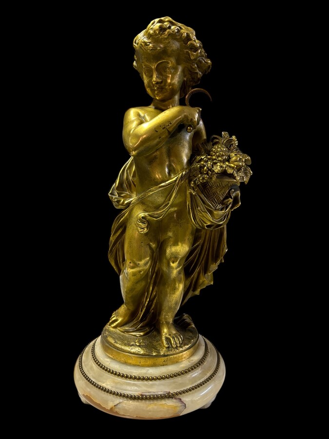 Nice bronze sculpture putti with fruit basket ‘ summer ’19thC. Fine bronze sculpture with very fine details representing the summer of the 4 seasons standing on a marble plinth with bronze decorations height : 48 cm 