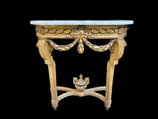 Nice console style Louis XVI in gilded wood 19th Century Decorative console with girlandes, ornamental vase and white marble top. Console and marble in good condition ( wooden girlande on the left side needs small restoration )