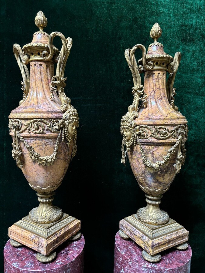 Pair of large castle vases in marble and gilt bronze 19thC. ( 80 cm ) Vases of very high quality with a height of 80 cm! In good condition with some flaws ( 1 lid needs restoration and 1 piece of bronze is missing ). Dimensions : Height : 80 cm 