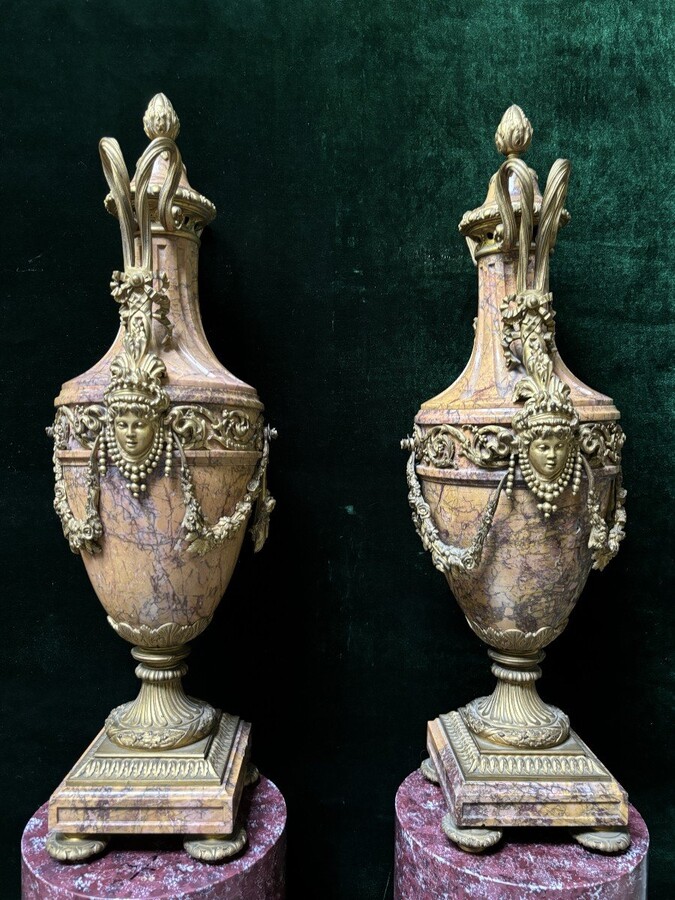 Pair of large castle vases in marble and gilt bronze 19thC. ( 80 cm ) Vases of very high quality with a height of 80 cm! In good condition with some flaws ( 1 lid needs restoration and 1 piece of bronze is missing ). Dimensions : Height : 80 cm 