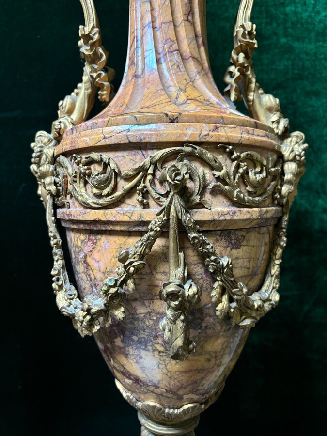 Pair of large castle vases in marble and gilt bronze 19thC. ( 80 cm ) Vases of very high quality with a height of 80 cm! In good condition with some flaws ( 1 lid needs restoration and 1 piece of bronze is missing ). Dimensions : Height : 80 cm 