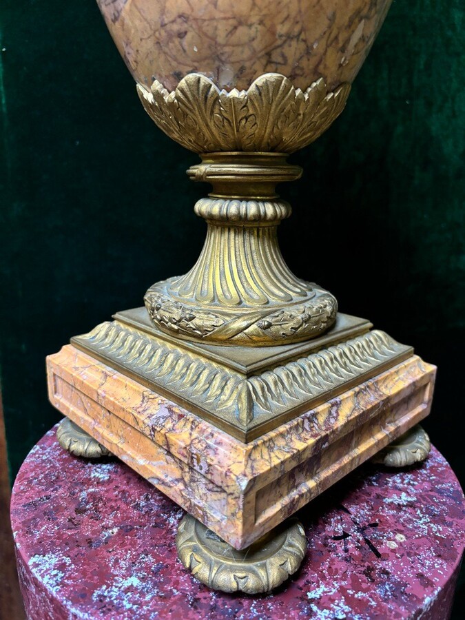 Pair of large castle vases in marble and gilt bronze 19thC. ( 80 cm ) Vases of very high quality with a height of 80 cm! In good condition with some flaws ( 1 lid needs restoration and 1 piece of bronze is missing ). Dimensions : Height : 80 cm 