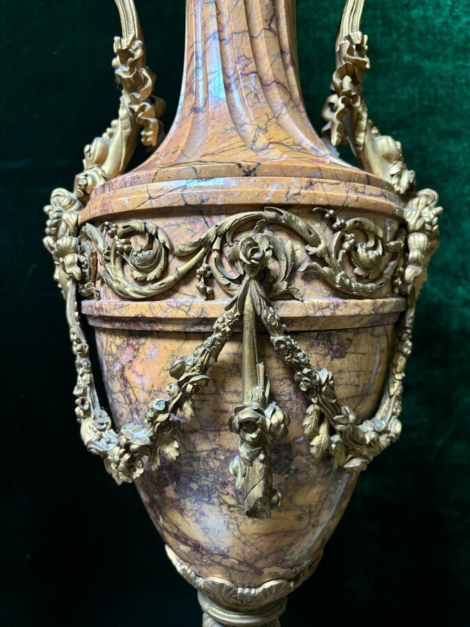 Pair of large castle vases in marble and gilt bronze 19thC. ( 80 cm ) Vases of very high quality with a height of 80 cm! In good condition with some flaws ( 1 lid needs restoration and 1 piece of bronze is missing ). Dimensions : Height : 80 cm