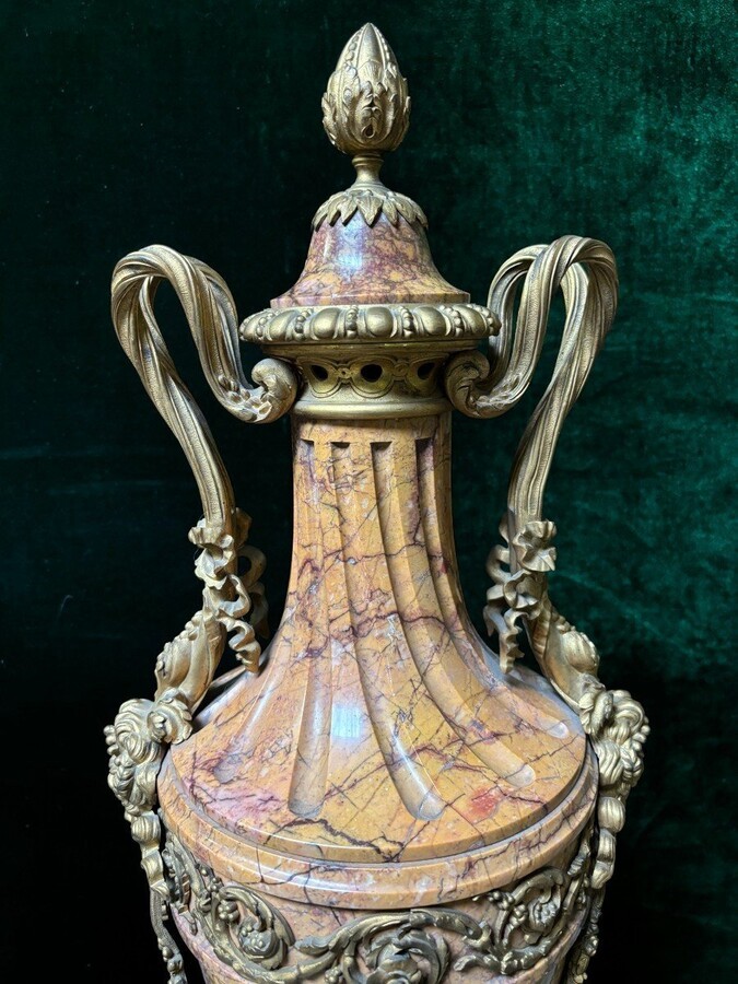 Pair of large castle vases in marble and gilt bronze 19thC. ( 80 cm ) Vases of very high quality with a height of 80 cm! In good condition with some flaws ( 1 lid needs restoration and 1 piece of bronze is missing ). Dimensions : Height : 80 cm