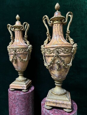 Pair of large castle vases in marble and gilt bronze 19thC. ( 80 cm ) Vases of very high quality with a height of 80 cm! In good condition with some flaws ( 1 lid needs restoration and 1 piece of bronze is missing ). Dimensions : Height : 80 cm