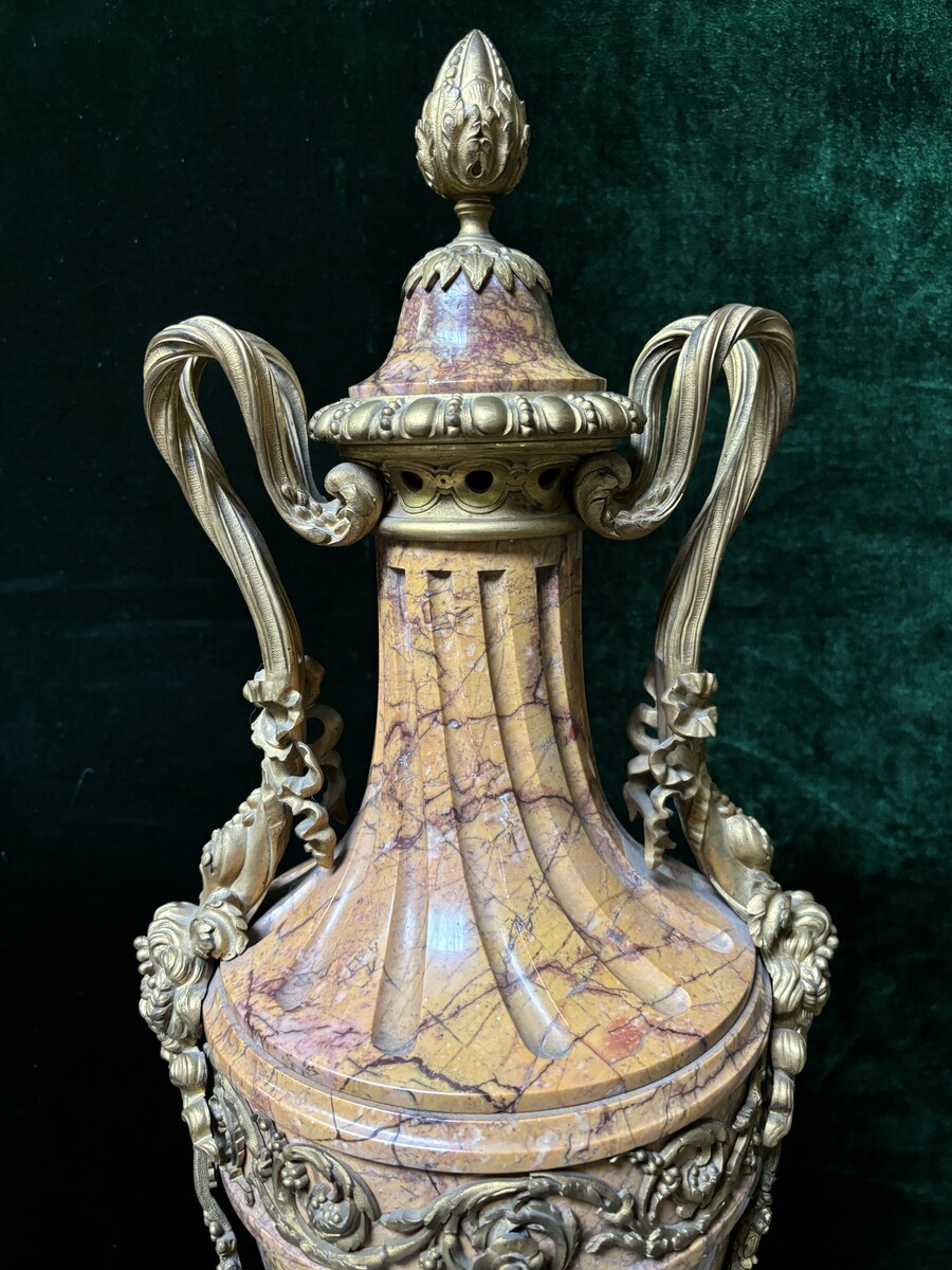 Pair of large castle vases in marble and gilt bronze 19thC. ( 80 cm ) Vases of very high quality with a height of 80 cm! In good condition with some flaws ( 1 lid needs restoration and 1 piece of bronze is missing ). Dimensions : Height : 80 cm Width : 29