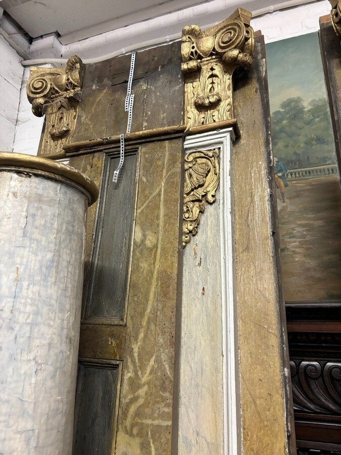 Pair of large columns / panelling with Corinthian capitals in wood 18thC. Highly decorative antique elements representing a large wooden column with capital, panel behind. Both in good condition with usual signs of use / defects