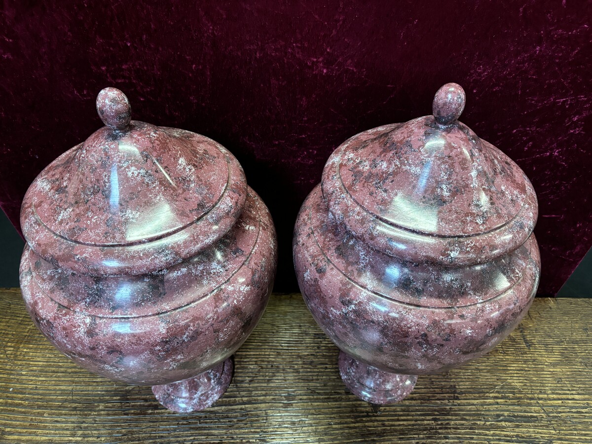 Pair of wooden lidded vases painted in imitation porphyry 20th century. Very decorative vases , the lids are fixed. Dimensions : Height : 62 cm Width : 36 cm Both in very good condition