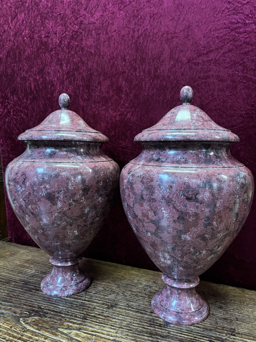 Pair of wooden lidded vases painted in imitation porphyry 20th century. Very decorative vases , the lids are fixed. Dimensions : Height : 62 cm Width : 36 cm Both in very good condition