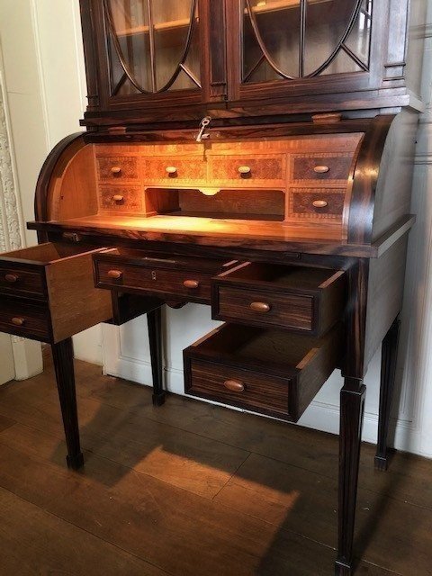 Rare Piece Of Furniture ART DECO In Macassar Ebony. High Quality Secretary In Very Good Condition With The Following Dimensions : Height : 204 Cm Width: 95 Cm Depth: 29.5 / 51.5 Cm Keys Are Provided. ART DECO Circa 1910-1925