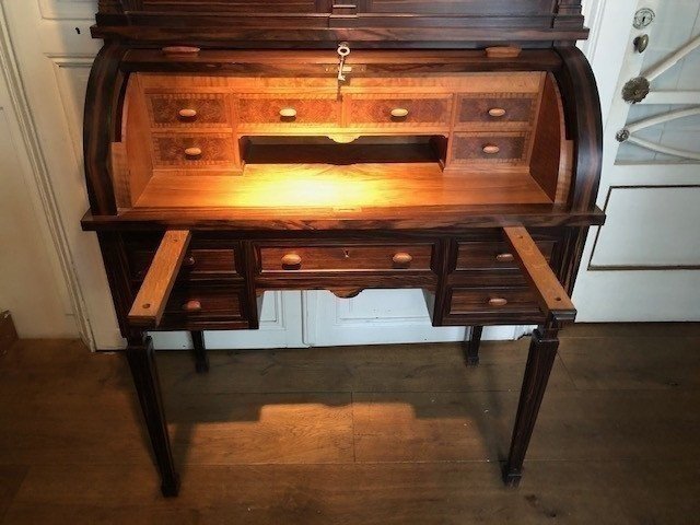 Rare Piece Of Furniture ART DECO In Macassar Ebony. High Quality Secretary In Very Good Condition With The Following Dimensions : Height : 204 Cm Width: 95 Cm Depth: 29.5 / 51.5 Cm Keys Are Provided. ART DECO Circa 1910-1925