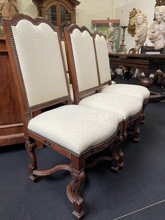 Set of 10 chairs style Régence in walnut 1900 Beautiful set of 8 chairs + 2 armchairs in walnut with fabric upholstery. Height : 107 ( 8x ) / 114 ( 2x ) Width : 52 / 62 cm Depth : 50 / 55 cm The set in good condition and from around 1900-1920