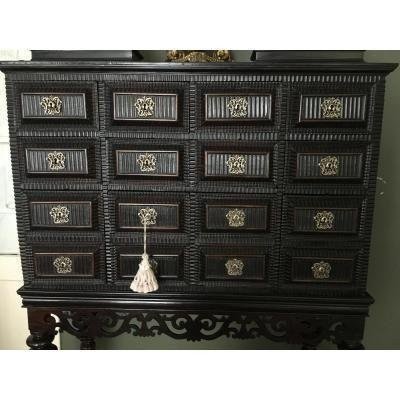 Speciale Portuguese cabinet ,18th Century.Walnut / ebony. Furniture consists of 2 parts with 10 drawers. Width: 1.16 Height: 1.57 Depth: 0.54