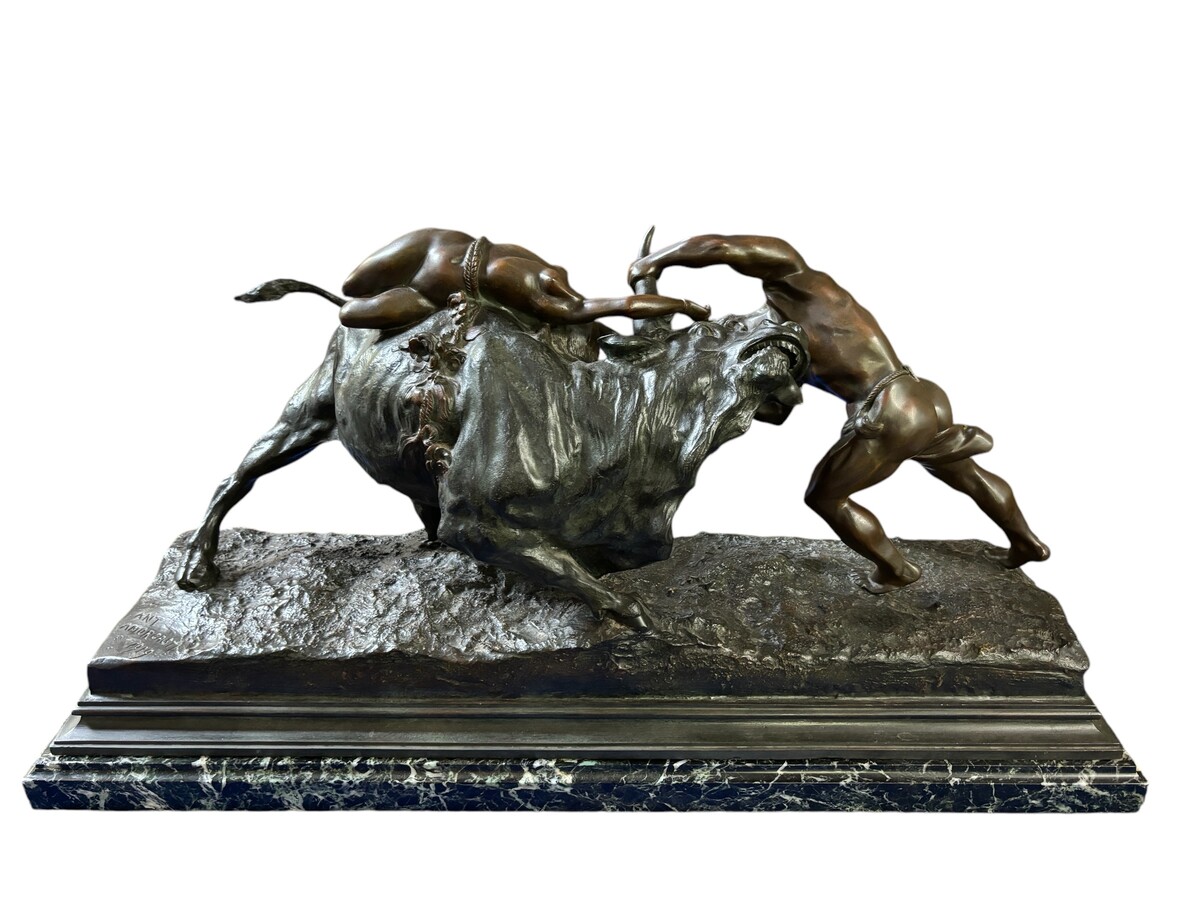 Very large bronze sculpture ‘ the abduction of Europa ’ ( 85 cm ). Special bronze sculpture of good quality with an eye for detail. Sculpture is signed by Antonio Amorgasti ( 1880-1942 ) and dated 1919 and stands on a marble base. 