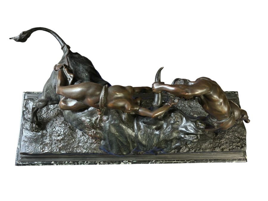 Very large bronze sculpture ‘ the abduction of Europa ’ ( 85 cm ). Special bronze sculpture of good quality with an eye for detail. Sculpture is signed by Antonio Amorgasti ( 1880-1942 ) and dated 1919 and stands on a marble base. 