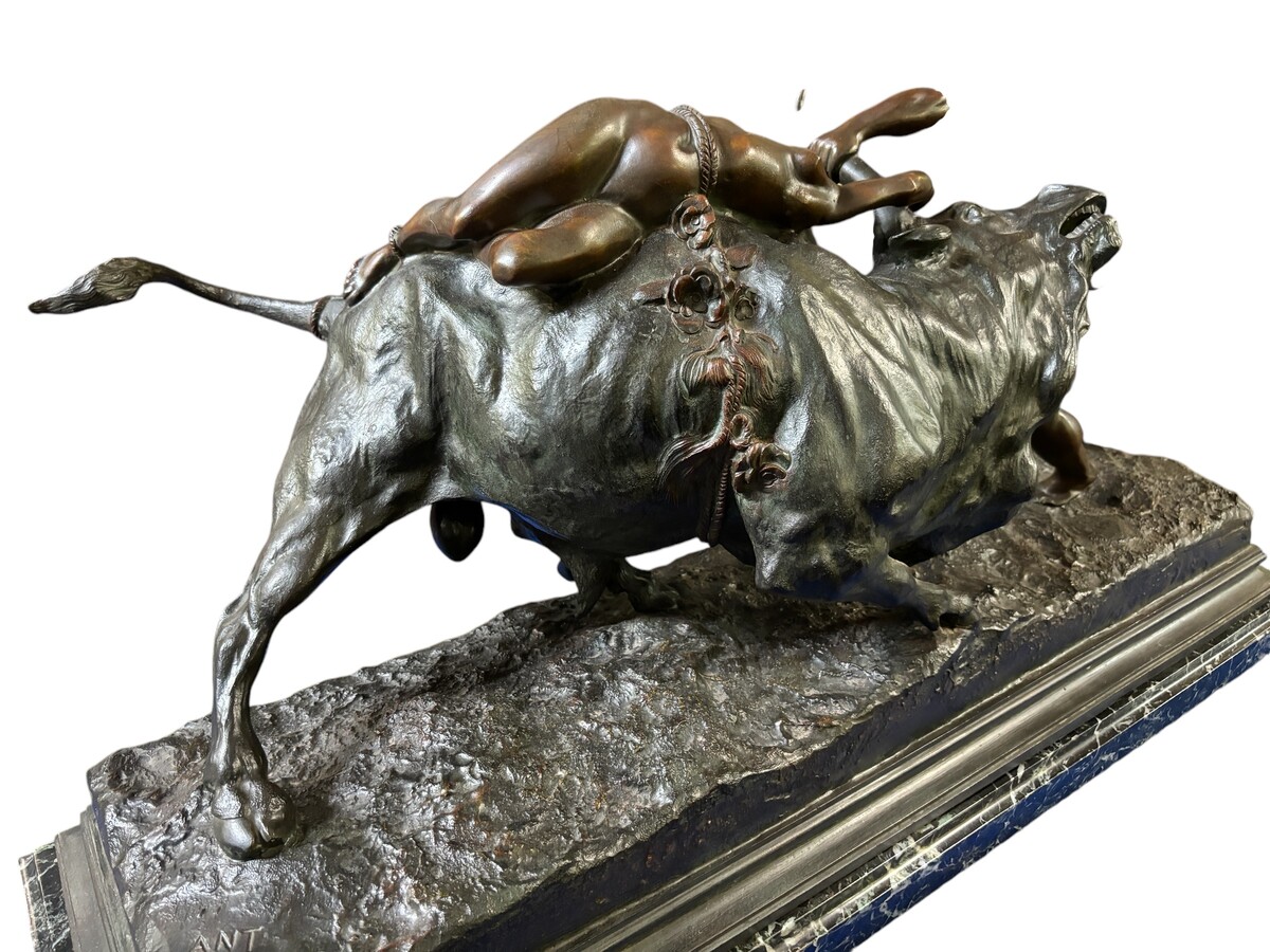 Very large bronze sculpture ‘ the abduction of Europa ’ ( 85 cm ). Special bronze sculpture of good quality with an eye for detail. Sculpture is signed by Antonio Amorgasti ( 1880-1942 ) and dated 1919 and stands on a marble base. 