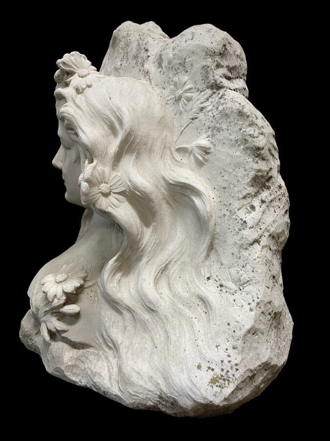 White Marble Art Nouveau Relief Of A Young Woman Beautiful Sculpture Depicting A Young Woman With Flowers Dimensions : Height : 46 Cm Width : 37 Cm Depth : 22 Cm Sculpture In Good Condition , About 1900