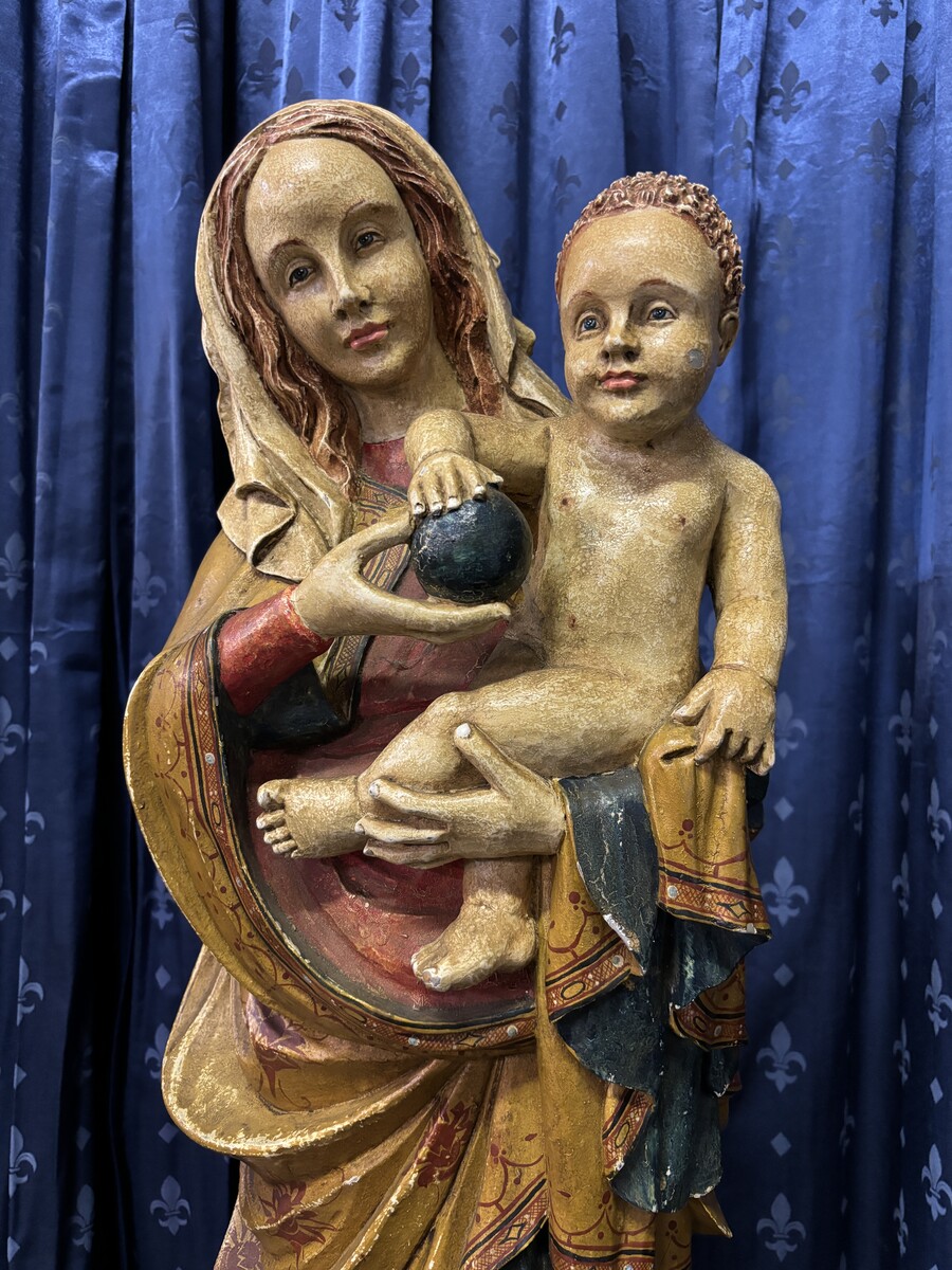 Wooden polychromed sculpture Madonna with child 19th century ( 87 cm ) Beautiful wooden sculpture from around 1880 in very good condition. Dimensions : Height : 88 cm Width : 32 cm Depth : 22 cm Base : 26 x 21 cm